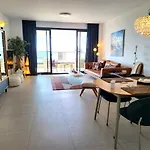 The Blue In Mesas, Apartment